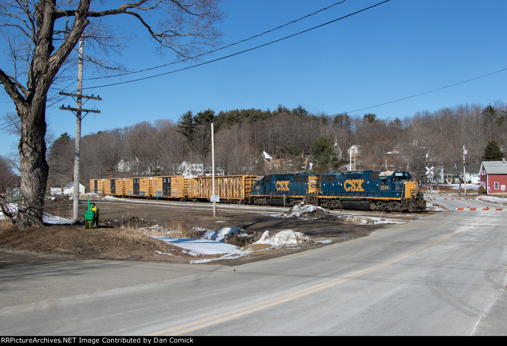 CSXT 2514 Leads L053-19 at Danville Jct.